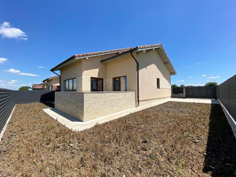 Cernica, Balaceanca, finalizata, an 2026, casa individuala P+pod, 4 camere, 2 bai.